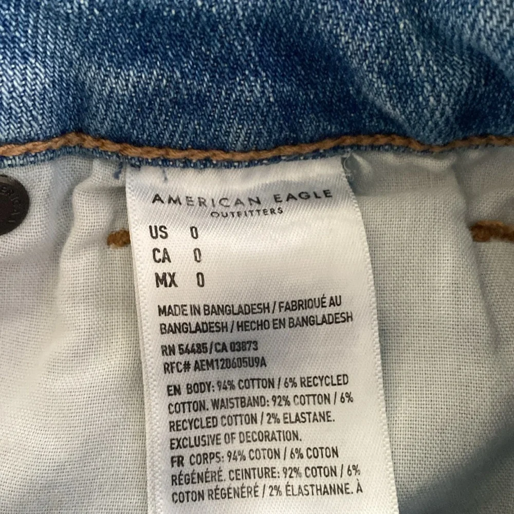 American Eagle Blue Denim Jean Shorts Sz 0 Mom Short